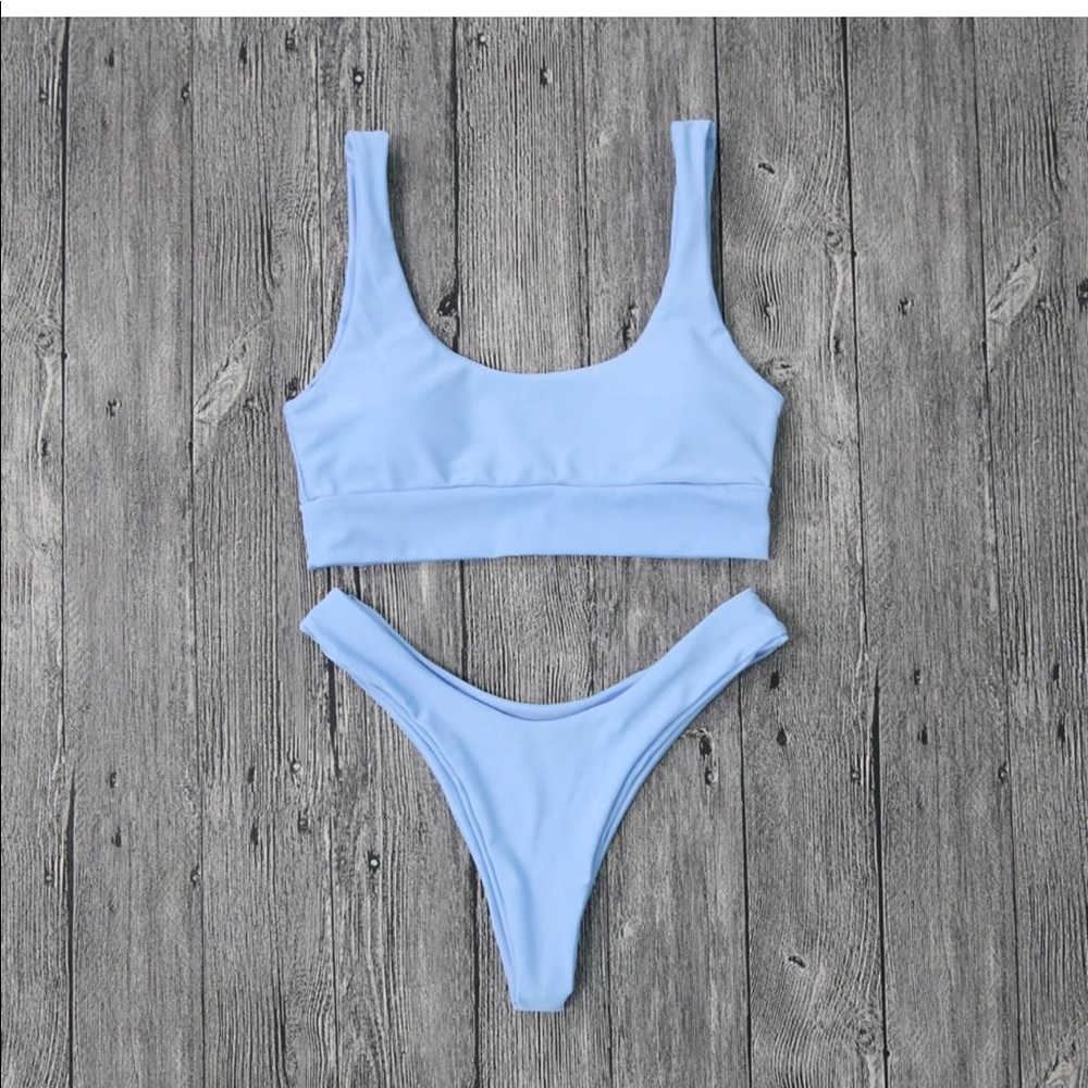 Blue sporty bikini set